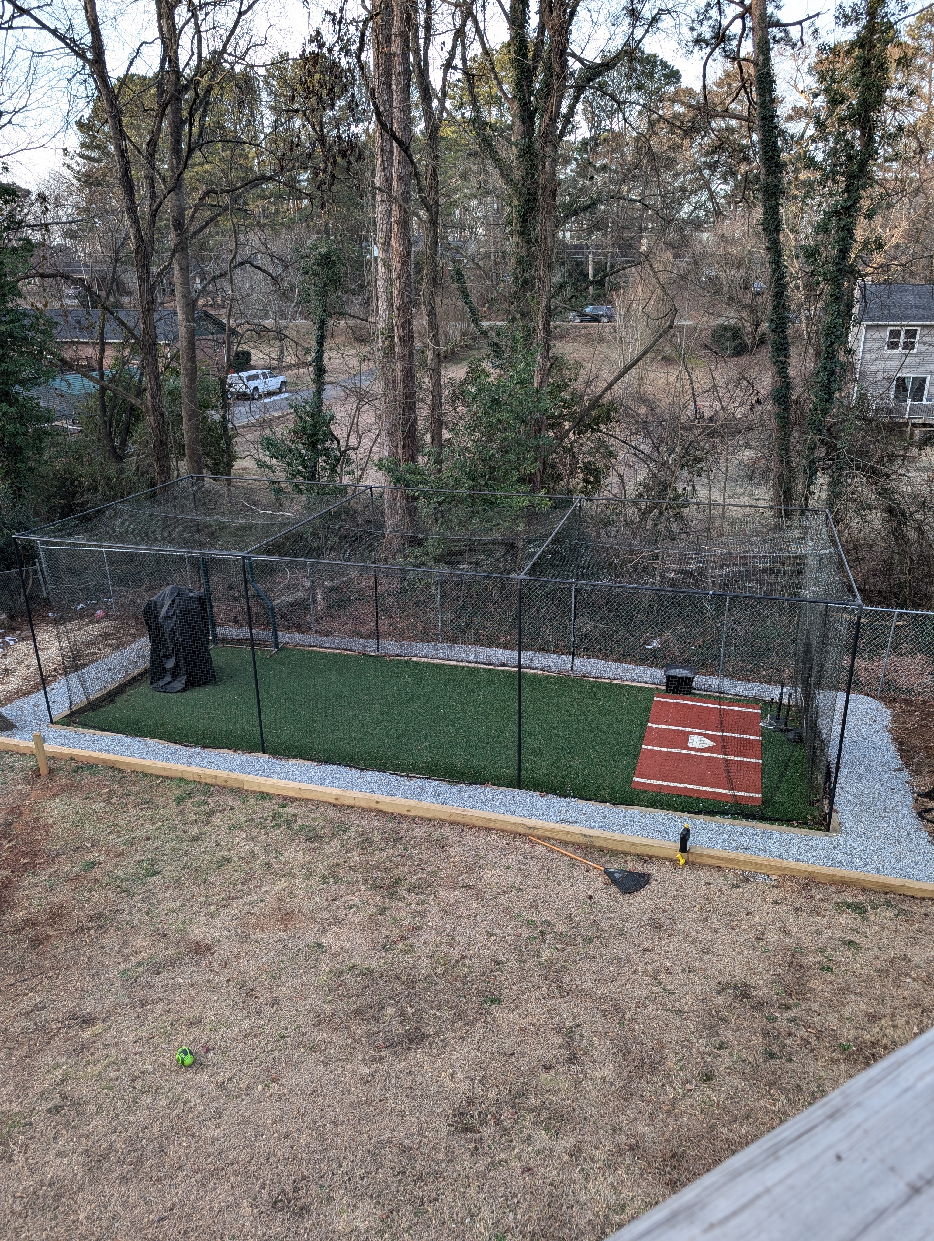 Neat Batting Cage w Auto-Fed Pitching Machine in Lilburn, GA