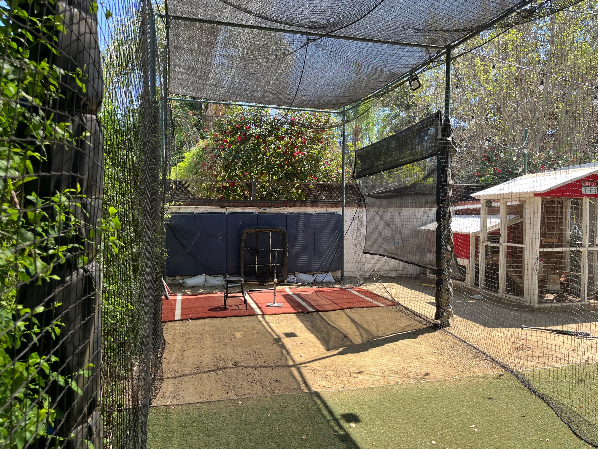Frost Batting Cage - Hit, Pitch w/Pitching Machine in North Hollywood, CA