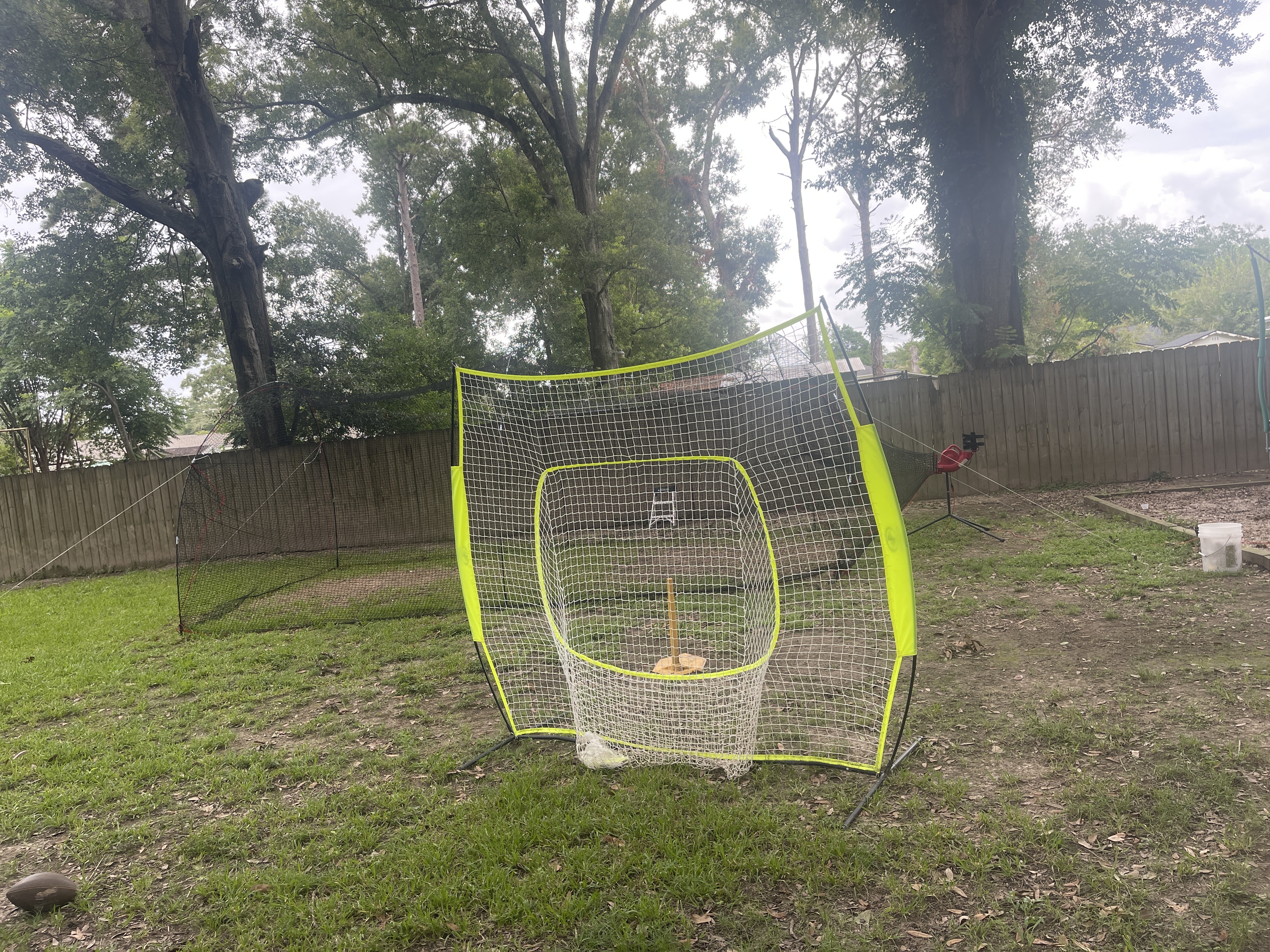Great back yard cage in jennings louisiana