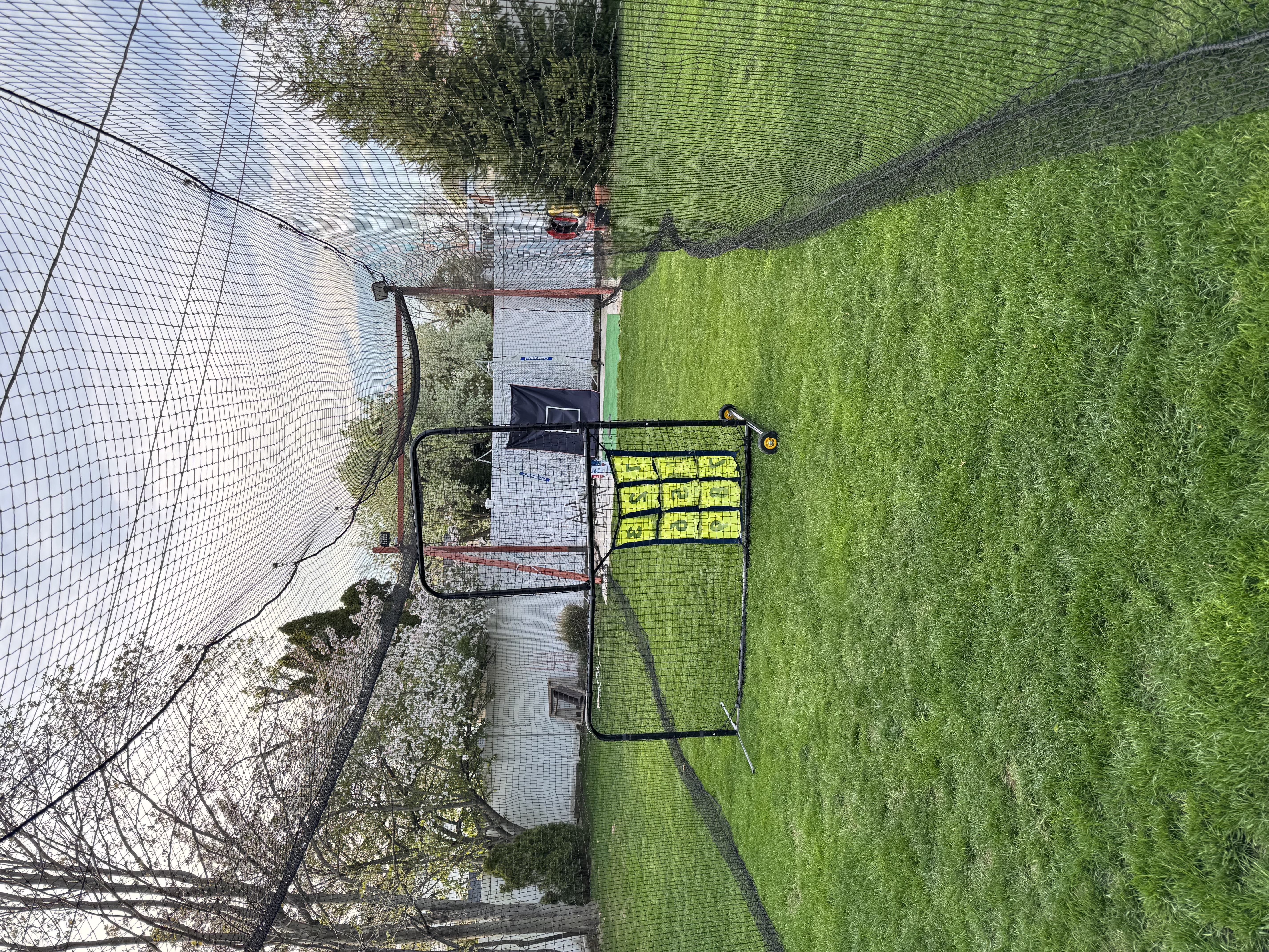 Outdoor-Uncovered in Hicksville, Hicksville - View 2