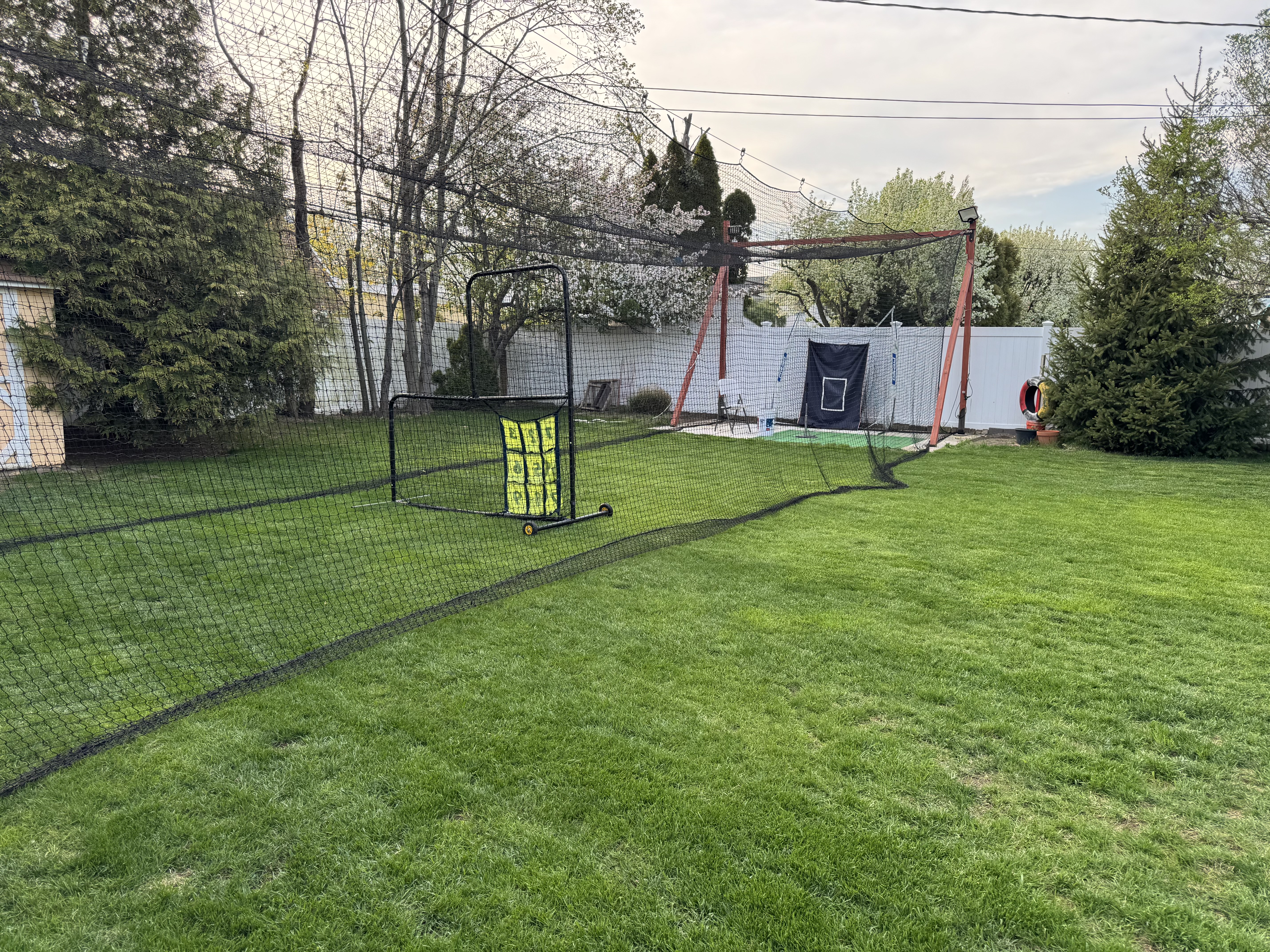Outdoor-Uncovered in Hicksville, Hicksville - View 3